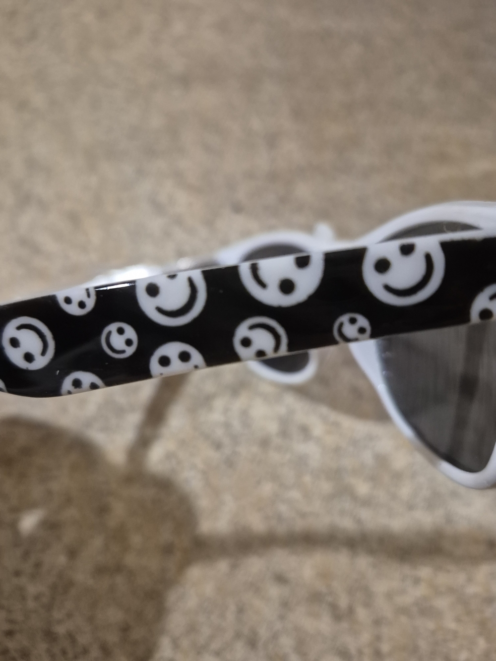 Black and White Smiley Face Sunglasses New With Tags. Kid Or Adult. - Picture 7 of 10